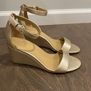 Gold naturalized sandal wedges